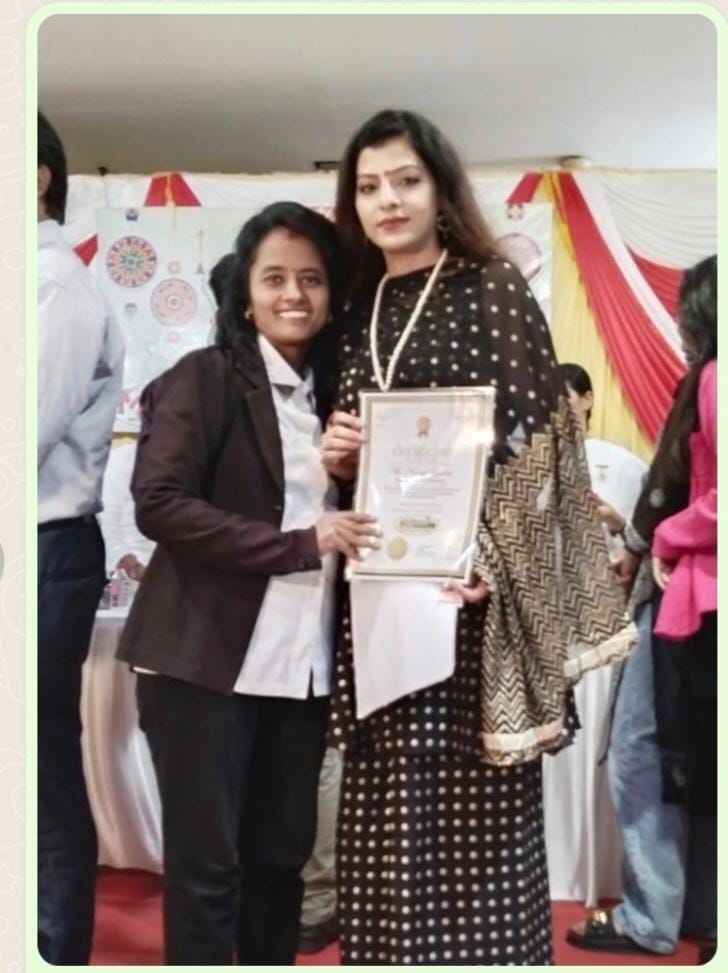Honouring by film Actress Kanak Yadav