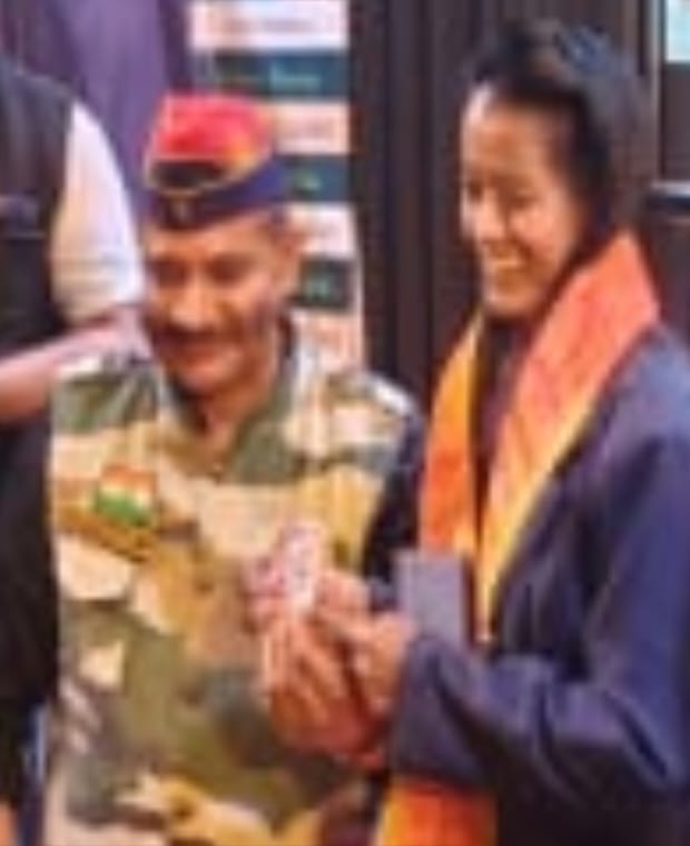 इंटरनेशनल प्रेस कम्युनिटी के अवार्ड फंक्शन में कारगिल विजेताकैप्टन दीपचंद जी